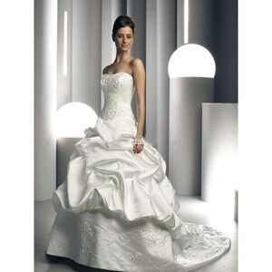 Da Vinci Bridal Wedding Dress T8221
